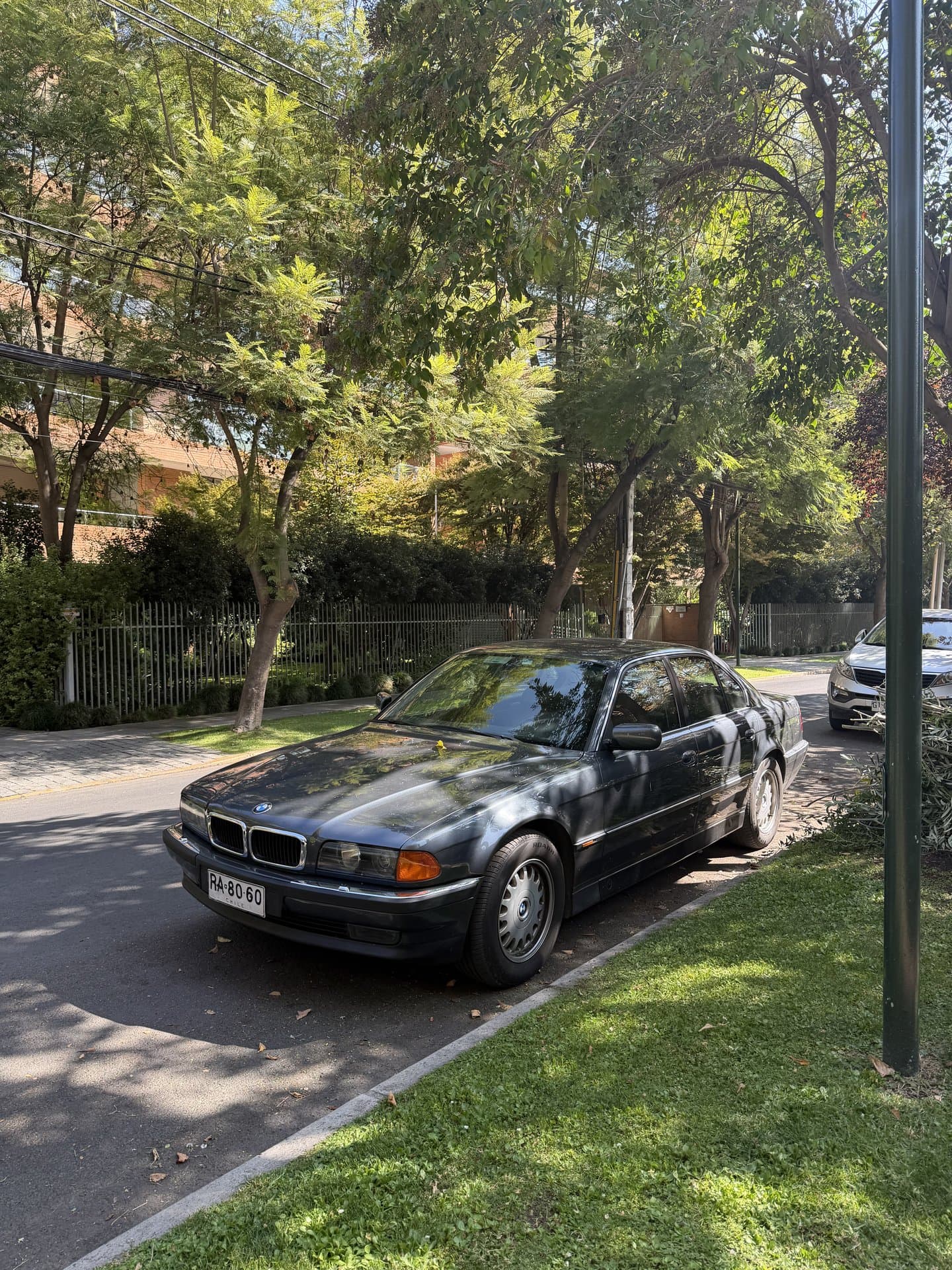 BMW 740i